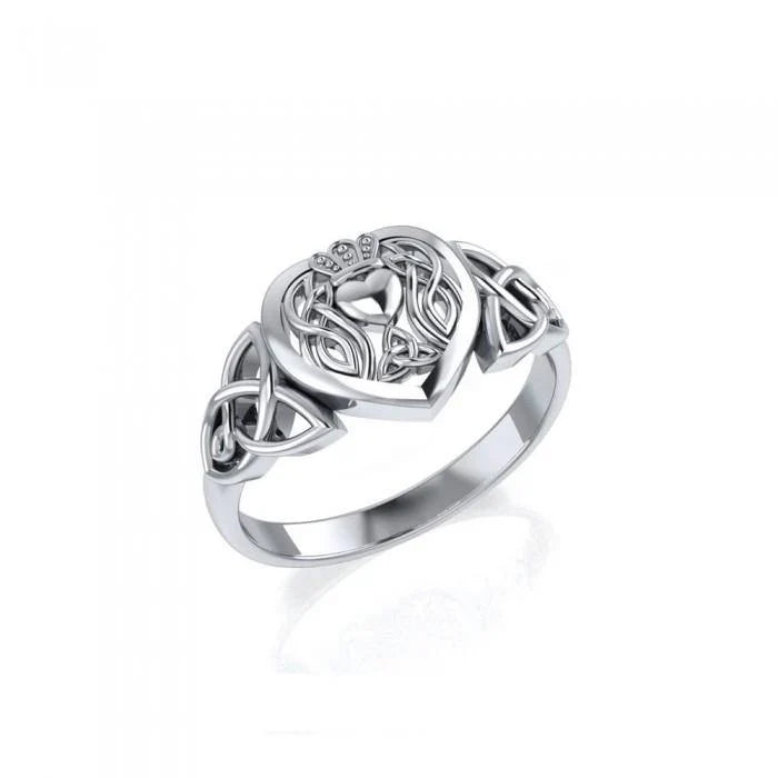 Knotwork Claddagh Heart Ring